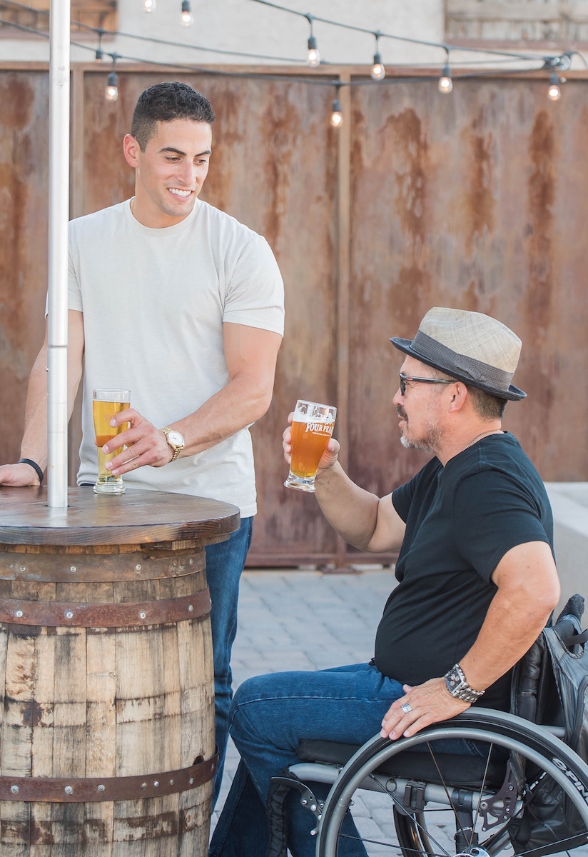 Men drinking beer